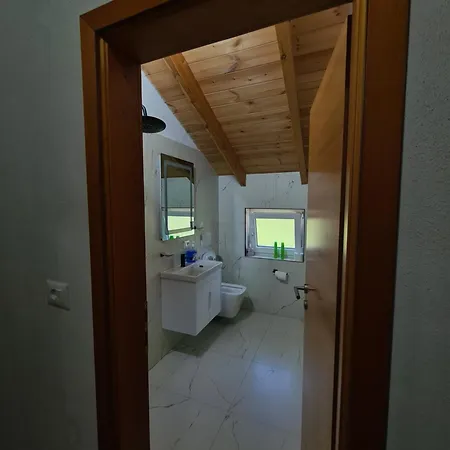 Korabi Πανσιόν 3*